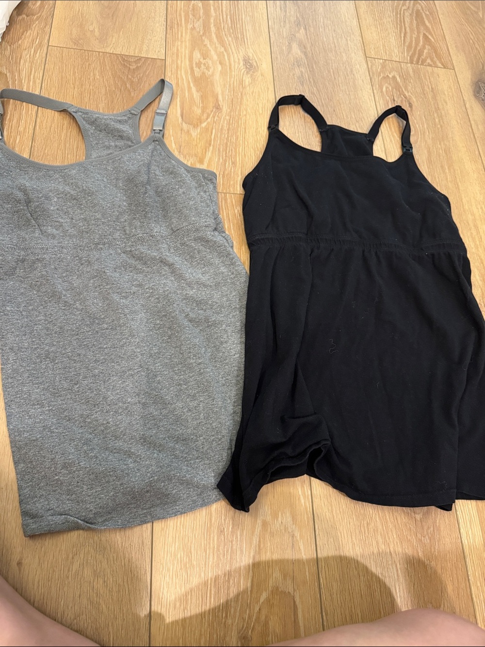 4 nursing tops size small - Picture 2 of 9